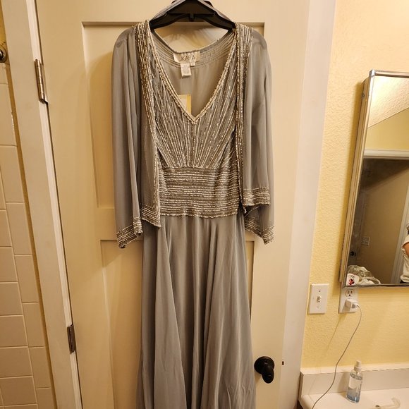 Dress - Picture 1 of 2